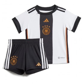 Baby Fußballbekleidung Deutschland Heimtrikot WM 2022 Kurzarm (+ kurze hosen)
